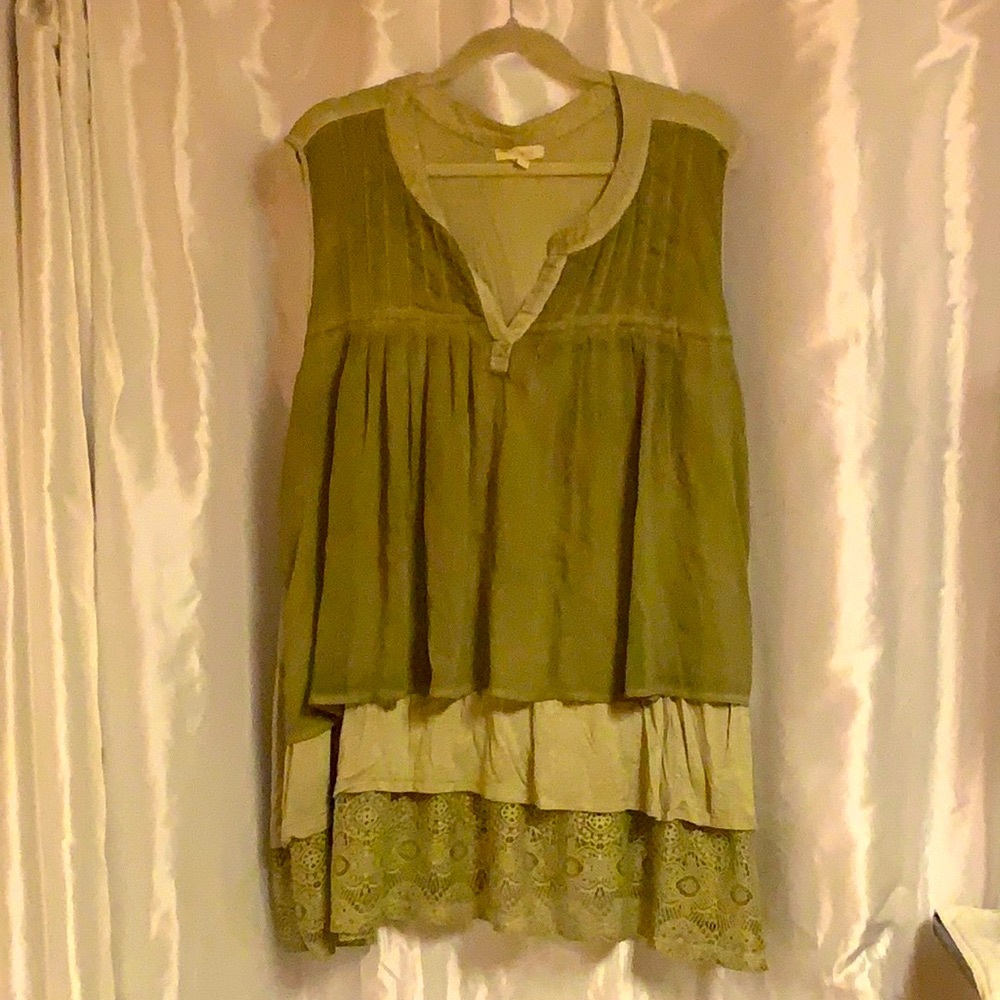 Loralette layered top